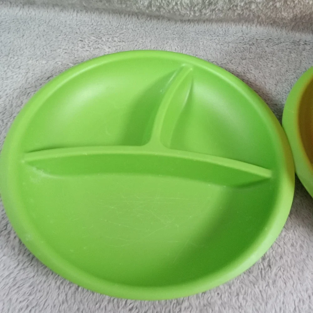 Set of 3 Kids Divided Plastic Plates Green and Orange 8 Inch‎ Microwave Safe